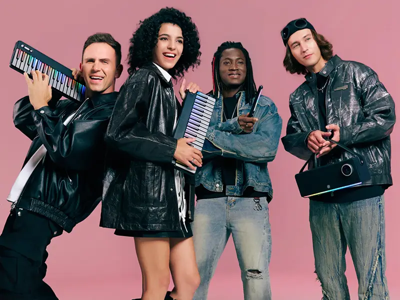 A band is playing songs using Popumusic & partykes products.